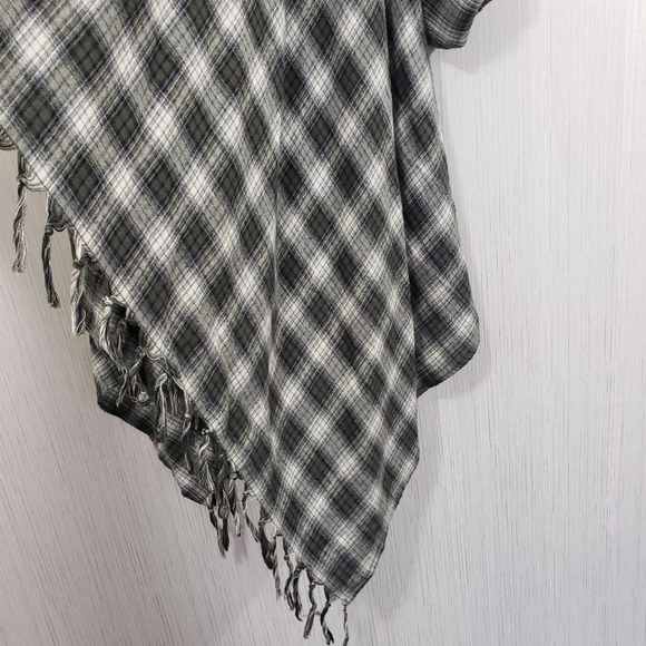 Billabong Live it up cardigan with tab sleeves and tassel fringe woman's size S - Picture 4 of 10